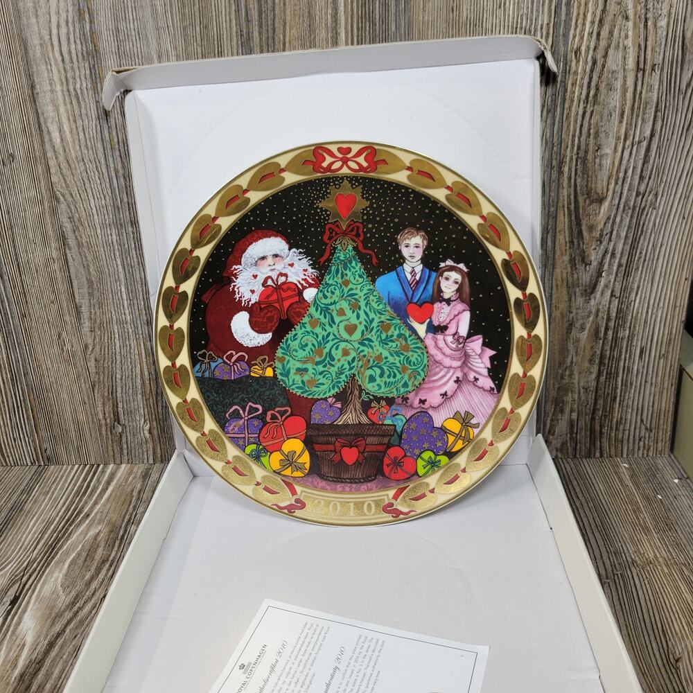 Royal Copenhagen 2010 Christmas Plate Celebration Hearts Hansen 10.25"